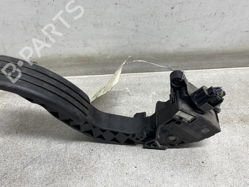 pedal-renault-trafic-iii-van-fg_-2014-31760984 main image