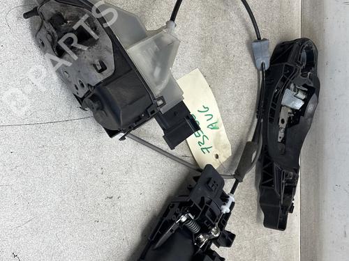 Venstre foran lås CITROËN C4 CACTUS 1.2 VTi 82 | BP29896944C98