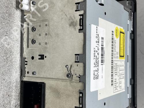 Used Radio Radio AUDI A3 (8P1) 1.6 TDI (105 hp) 33738125 33738125