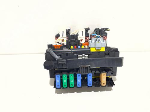 Used Fuse box Fuse box 38681153 38681153