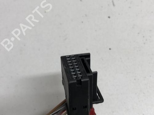 Right mirror VW TOURAN (1T1, 1T2) 2.0 TDI 16V | BP18208438C27 