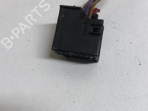 Used Left mirror VW TOURAN (1T1, 1T2) 1.9 TDI (105 hp) 18207806