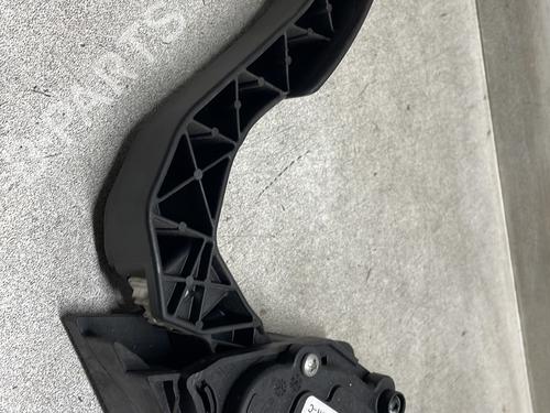 Used Pedal Pedal RENAULT CLIO IV Grandtour (KH_) 1.5 dCi 90 (KHN3, KHN4) (90 hp) 32977376 32977376