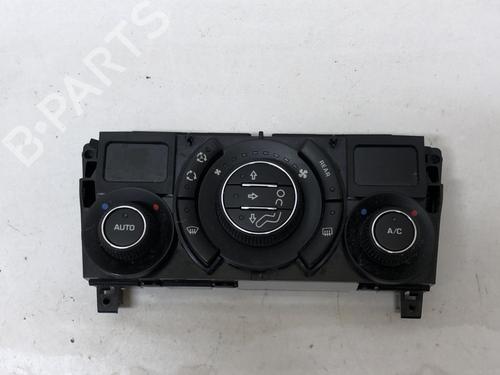 Used Climate control Climate control PEUGEOT 5008 (0U_, 0E_) 2.0 HDi 150 / BlueHDi 150 (150 hp) 18211112 18211112