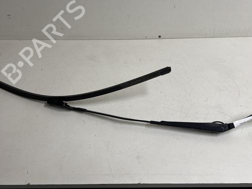 Front windshield wiper arm VOLVO V70 III (135) D4 31276002