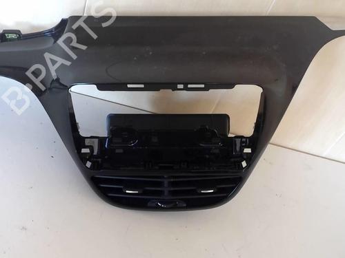 Difusor / Saída de ar Difusor / Saída de ar PEUGEOT 208 I (CA_, CC_) 1.6 HDi / BlueHDi 75 (75 hp) 18232478 18232478