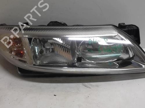 Used Right headlight RENAULT LAGUNA II (BG0/1_) 2.2 dCi (BG0F) (150 hp) 18218574