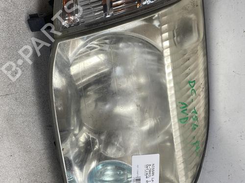 Used Right headlight NISSAN X-TRAIL I (T30) 2.2 Di 4x4 (114 hp) 30490026