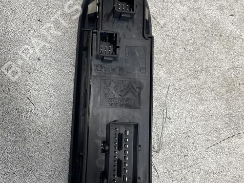 Used Left front window switch Left front window switch CITROËN C5 III Break (RW_) 1.6 HDi 115 (114 hp) 33632074 33632074