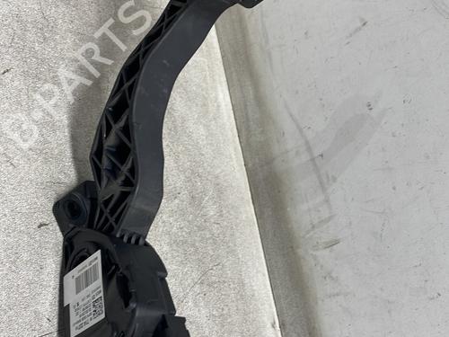 Pedal PEUGEOT 208 I (CA_, CC_) 1.2 VTI 82 (82 hp) 30929934