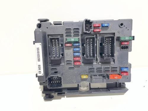 Used Fuse box Fuse box 38057319 38057319