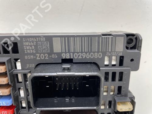 Used Fuse box Fuse box 38681152 38681152