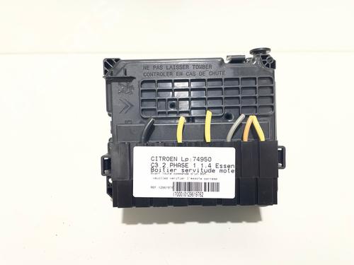 Used Fuse box Fuse box 37451739 37451739