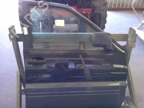 Used Right front door NISSAN TERRANO II (R20) 2.7 TDi 4WD (125 hp) 18222111