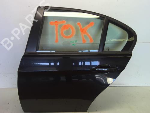 Used Left rear door Left rear door 18641322 18641322