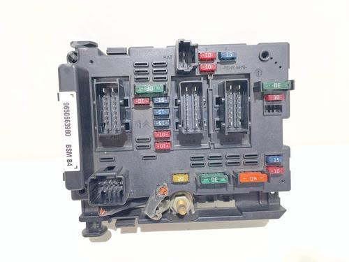 Used Fuse box Fuse box 37451740 37451740
