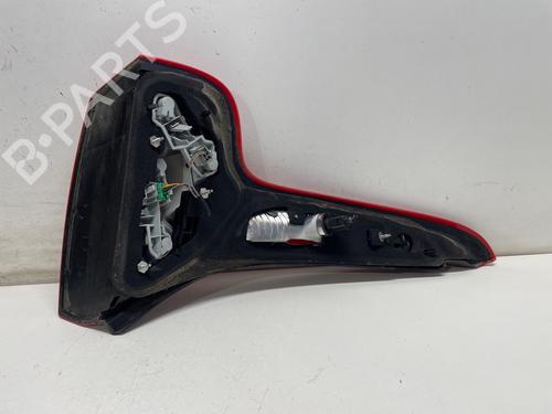 Używane Lampa tylna prawa Lampa tylna prawa VOLVO C30 (533) 1.6 D (109 hp) 36948071 36948071