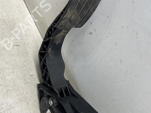 Used Pedal DACIA SANDERO II TCe 90 (B8M1, B8MA, B8AC) (90 hp) 26156616