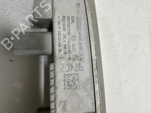 Used Left daytime light Left daytime light 36960823 36960823