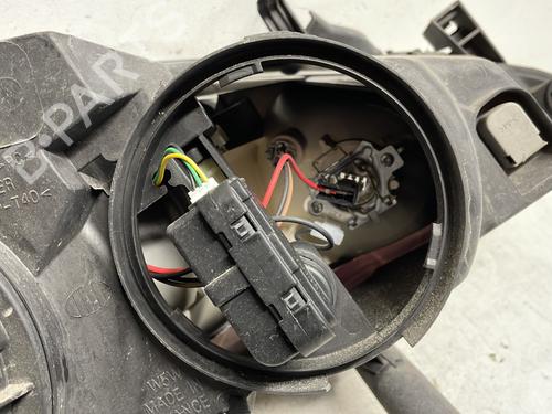 Left headlight PEUGEOT 307 CC (3B) 2.0 16V | BP29022946C28 