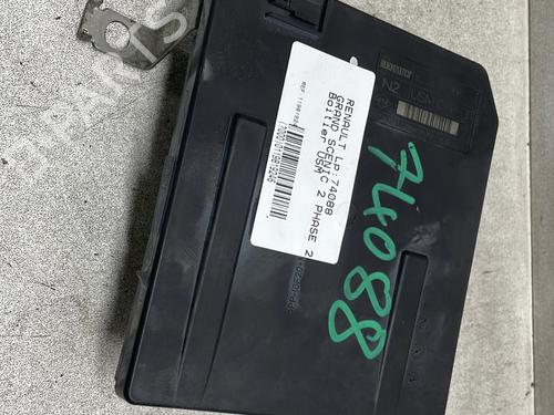 Used Fuse box RENAULT GRAND SCÉNIC II (JM0/1_) 1.9 dCi (JM14) (131 hp) 31909818