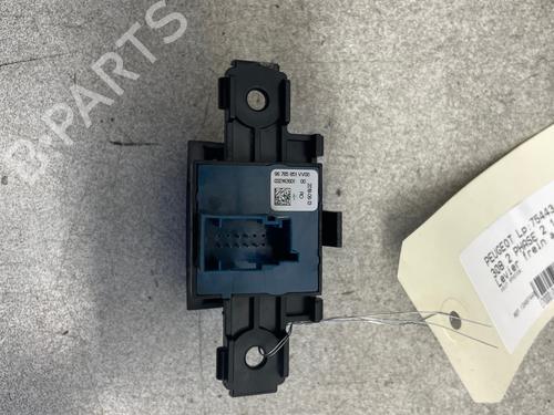 Used Switch Switch PEUGEOT 308 II (LB_, LP_, LW_, LH_, L3_) 1.6 GTi (L35GNH) (272 hp) 34242126 34242126
