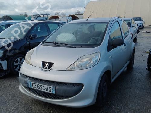 Brugte PEUGEOT 107 (PM_, PN_) 1.0 (68 hp) 4353605