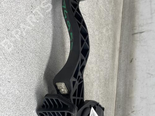 Used Pedal Pedal PEUGEOT 208 I (CA_, CC_) 1.6 HDi (92 hp) 32681983 32681983