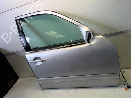 Used Right front door MERCEDES-BENZ E-CLASS (W210) E 200 CDI (210.007) (116 hp) 18213538