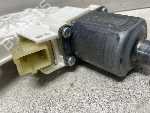 Right rear window motor MERCEDES-BENZ C-CLASS (W204) C 200 CDI (204.001) | BP27166664E22 