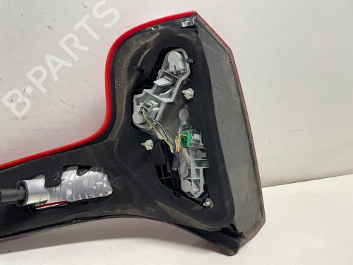 Używane Lampa tylna lewa Lampa tylna lewa VOLVO C30 (533) 1.6 D (109 hp) 36948072 36948072