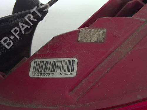Used Right taillight Right taillight CITROËN C5 III (RD_) 1.6 HDi 110 (RD9HZC) (109 hp) 18223977 18223977