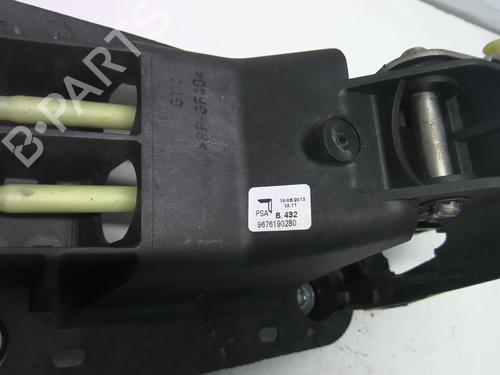 Gear lever PEUGEOT 208 I (CA_, CC_) 1.2 VTI 82 | BP18229948M90