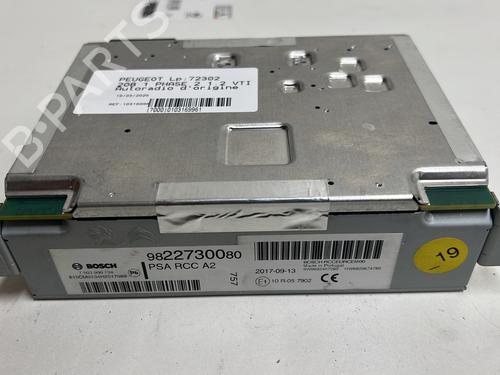 Radio PEUGEOT 208 I (CA_, CC_) 1.2 VTI 82 | BP24430059E6 