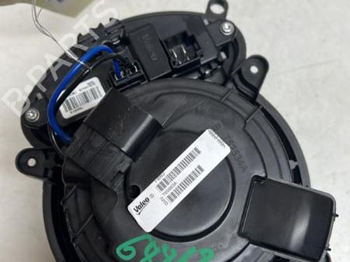 Used Heater blower motor RENAULT MEGANE IV Hatchback (B9A/M/N_) 1.3 TCe 140 (B9NB) (140 hp) 18226098
