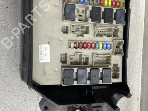 fuse-box-renault-clio-iii-br01-cr01-2005-2006-2007-2008-2009-2010-2011-2012-2013-2014-32317022 main image