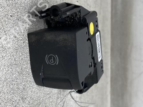 Used Switch Switch RENAULT GRAND SCÉNIC III (JZ0/1_) 1.9 dCi (JZ0J, JZ0N, JZ1K, JZ1S) (131 hp) 32863830 32863830