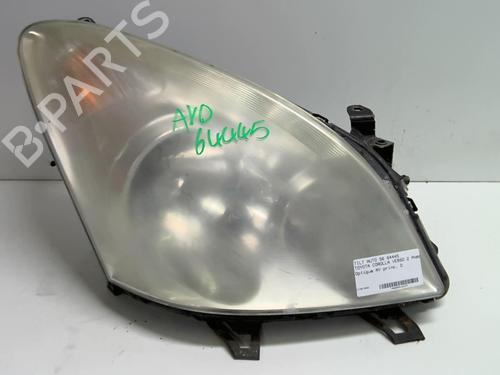 Used Right headlight TOYOTA COROLLA Verso (ZER_, ZZE12_, R1_) 2.2 D-4D (AUR10_, AUR10R) (136 hp) 18223969