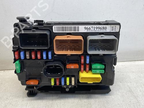 Fuse box CITROËN C3 II (SC_) 1.2 VTi 82 | BP25220899E1 