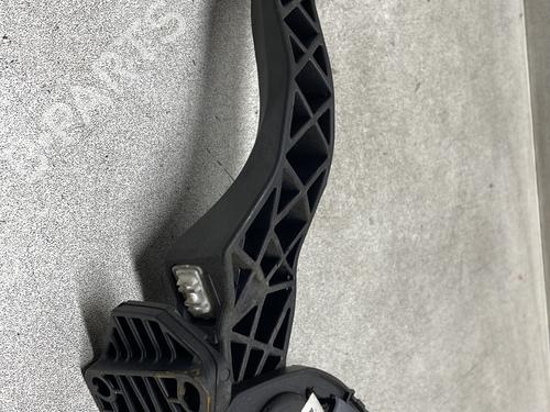 Used Pedal Pedal PEUGEOT 208 I (CA_, CC_) 1.6 HDi (92 hp) 32977371 32977371