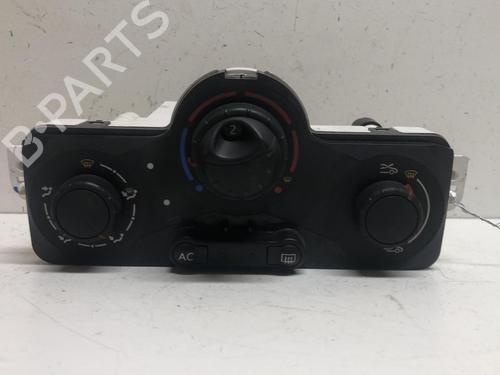 Commande Chauffage RENAULT CLIO III (BR0/1, CR0/1) 1.2 16V (BR02, BR0J, BR11, CR02, CR0J, CR11) (75 hp) 18217185