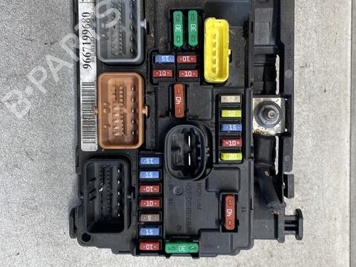 Fuse box CITROËN C3 Picasso (SH_) 1.6 HDi | BP30542907E1