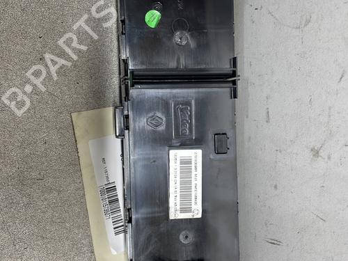 climate-control-renault-megane-iii-hatchback-bz01_-b3_-2008-30408895 main image