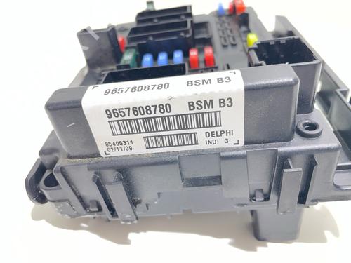 Used Fuse box Fuse box 37451725 37451725