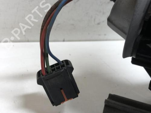 Retrovisor esquerdo Retrovisor esquerdo PEUGEOT 206+ (2L_, 2M_) 1.4 i (2LKFWA, 2MKFWA) (75 hp) 18231056 18231056