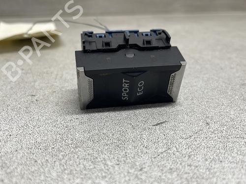 Used Switch PEUGEOT 308 II (LB_, LP_, LW_, LH_, L3_) 1.5 BlueHDi 130 (131 hp) 31088476