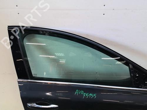 right-front-door-renault-megane-iv-hatchback-b9amn_-2015-33302827 main image