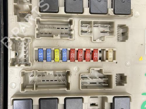 Fuse box RENAULT CLIO III (BR0/1, CR0/1) 1.5 dCi (BR17, CR17) | BP31909803E1