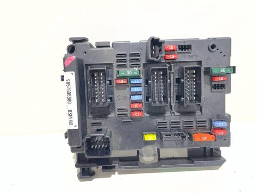 Used Fuse box Fuse box 38057318 38057318