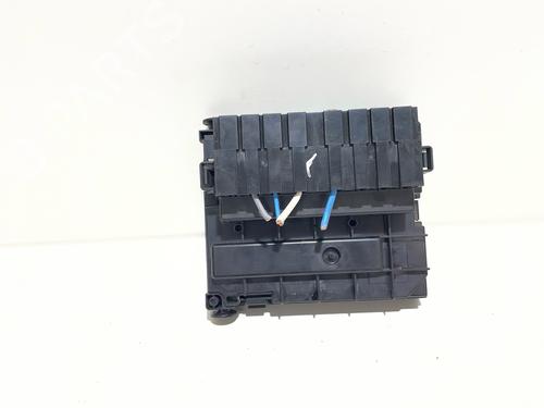 Used Fuse box Fuse box 38057327 38057327